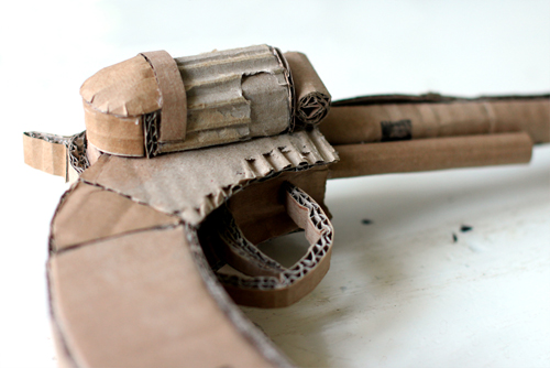 pistol_right_detail
